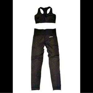 Seamless Gym set, high waisted leggings with matching sport bra. New!